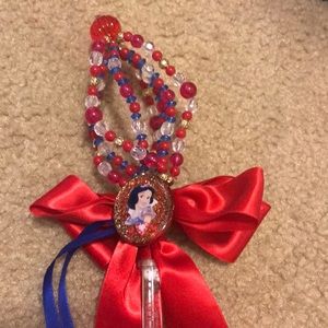 Snow while costume accessories